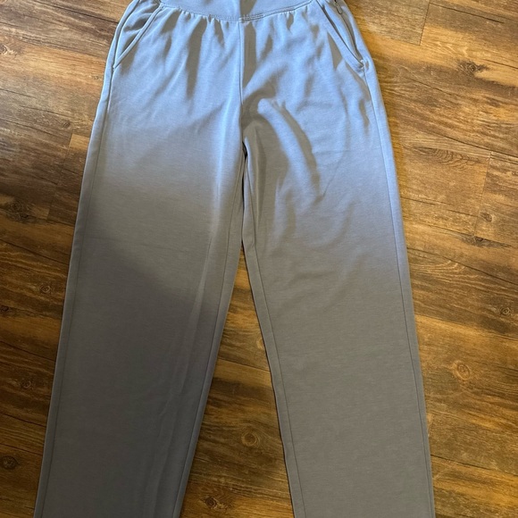 Athleta Seasoft Crewneck & Wide-Leg Pants in color coastline blue size XS - Picture 9 of 13